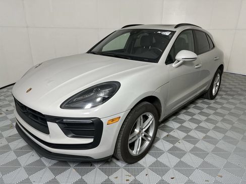 Used 2023 Porsche Macan AWD/4WD image 4