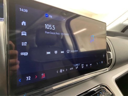 Used 2025 Ford Expedition Active image 29