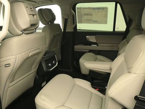 New 2027 Ford Expedition Active AWD/4WD image 12