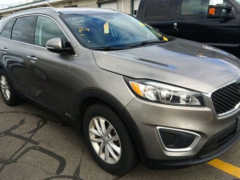 Used 2017 Kia Sorento AWD image 1