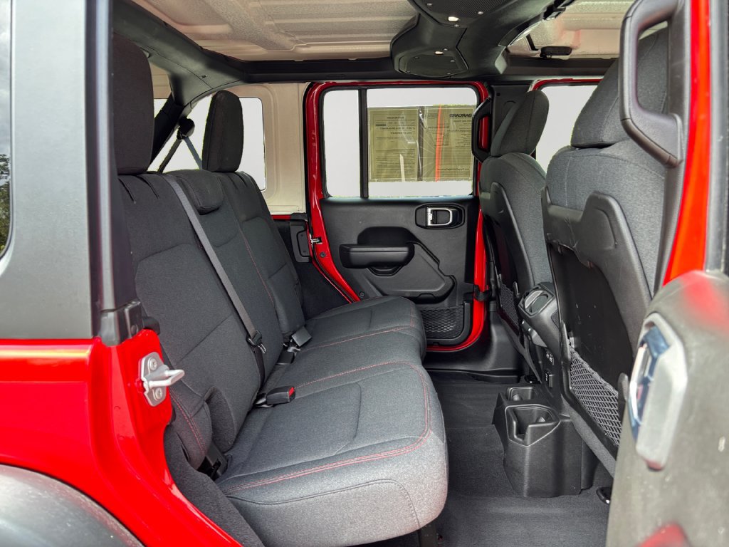 Used 2025 Jeep Wrangler Unlimited Rubicon w/ Convenience Group AWD/4WD image 13