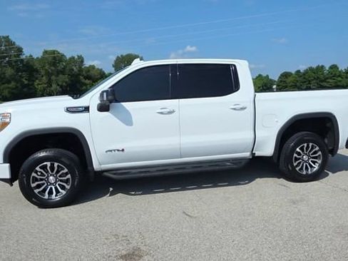 Used 2020 GMC Sierra 1500 AT4 w/ AT4 Premium Package AWD/4WD image 4