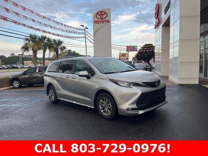 Used 2022 Toyota Sienna XLE