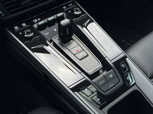 Certified 2025 Porsche 911 Carrera RWD image 23