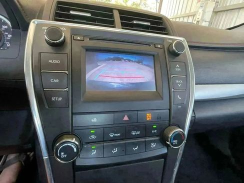 Used 2016 Toyota Camry SE image 12