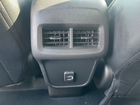 Used 2022 Chevrolet Equinox LT image 19