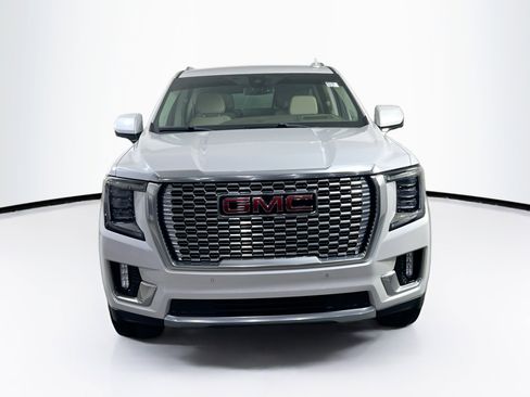 Used 2022 GMC Yukon XL Denali image 2