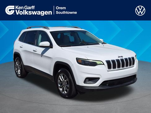 Used 2020 Jeep Cherokee Latitude Plus w/ Cold Weather Group AWD/4WD image 1