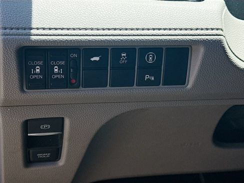 Used 2022 Honda Odyssey Touring image 11