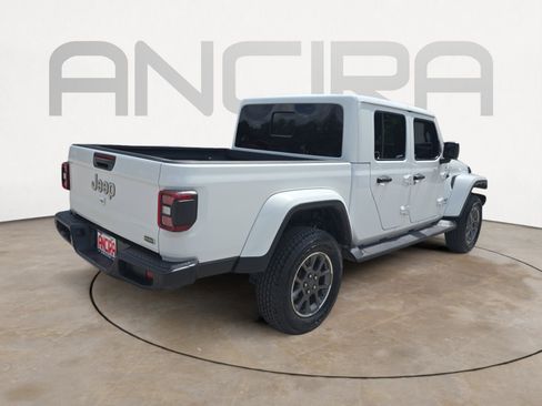 Used 2020 Jeep Gladiator Overland image 10