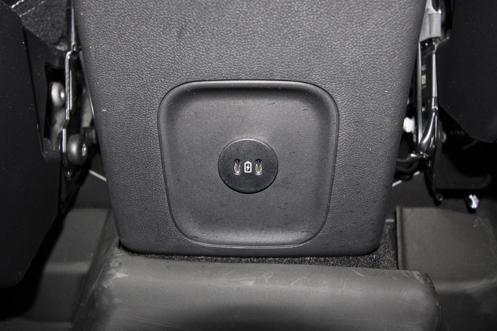 Used 2025 Ford Escape SE w/ PHEV Premium Package FWD image 28