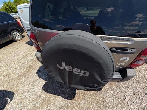 Used 2007 Jeep Liberty Sport AWD/4WD image 26