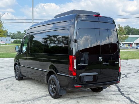 Used 2021 Mercedes-Benz Sprinter 2500 image 5
