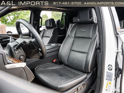 Used 2024 Cadillac Escalade ESV Premium Luxury w/ Performance Package AWD/4WD image 4