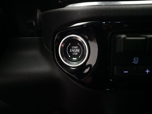 Used 2025 GMC Sierra 1500 Elevation image 30