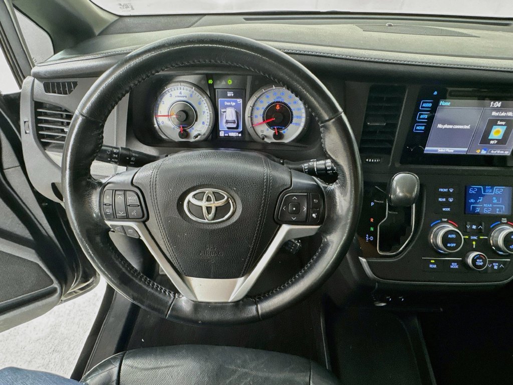 Used 2016 Toyota Sienna SE FWD image 12