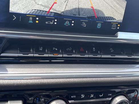 Used 2024 Chevrolet Silverado 2500 High Country w/ Technology Package AWD/4WD image 40
