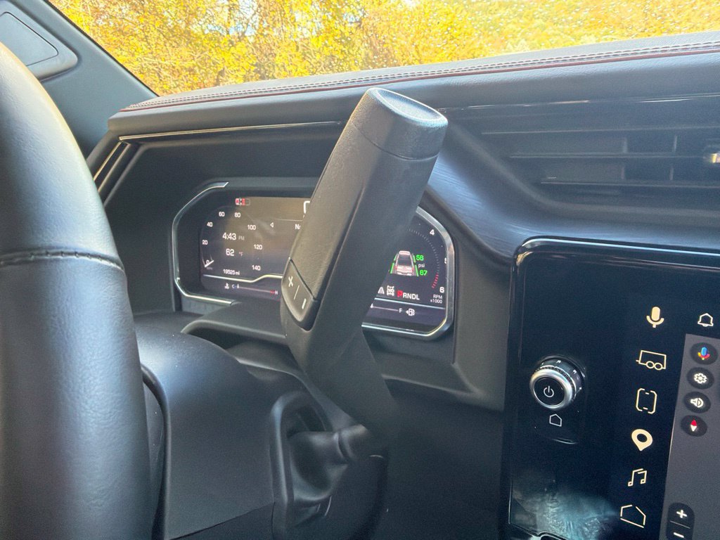 Used 2025 GMC Sierra 2500 AT4 w/ AT4 Premium Plus Package AWD/4WD image 18