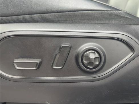 Used 2023 Jeep Grand Cherokee Overland image 9