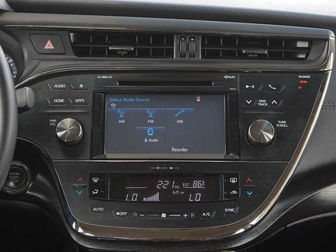 Used 2018 Toyota Avalon XLE FWD image 19