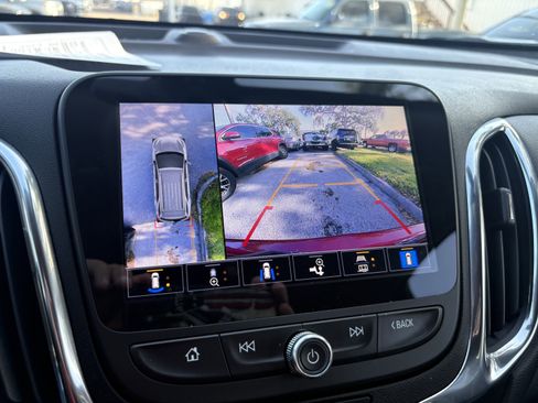 Used 2023 Chevrolet Equinox LT image 12