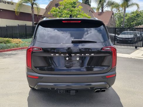 Used 2022 Kia Telluride SX w/ Towing Package FWD image 3