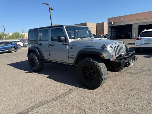 Used 2013 Jeep Wrangler Unlimited Sport AWD/4WD image 3