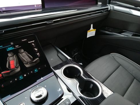 Used 2026 Cadillac Escalade ESV Sport w/ LPO, ONYX Package image 20