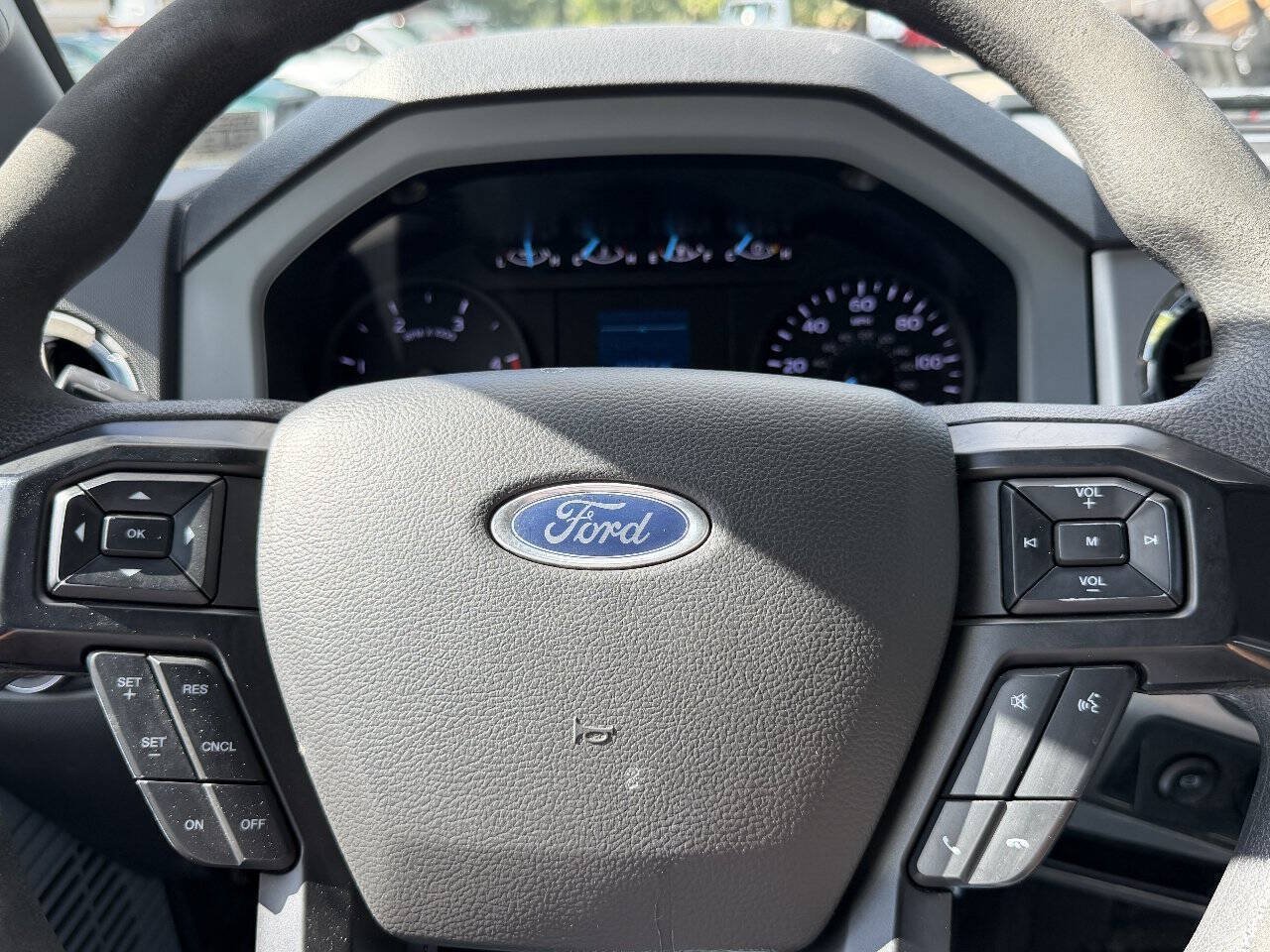 Used 2022 Ford F650 2WD Regular Cab Super Duty image 27