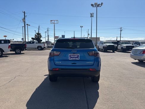 Used 2025 Jeep Compass Limited image 4