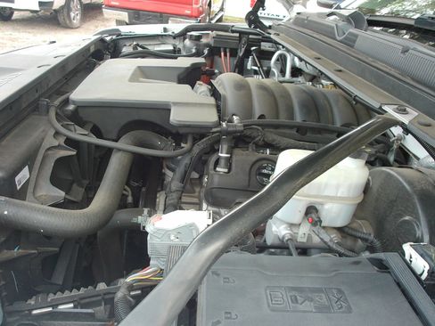 Used 2018 Chevrolet Tahoe LT w/ Luxury Package RWD image 48