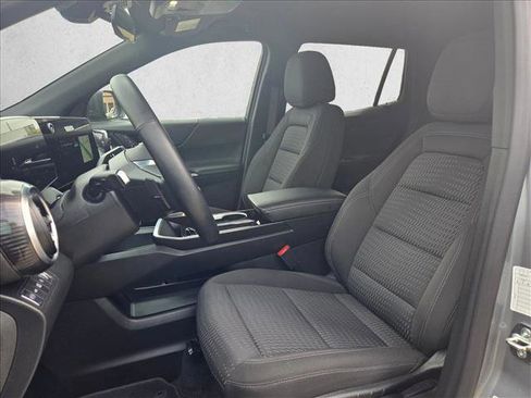 Used 2025 Chevrolet Equinox LT image 16