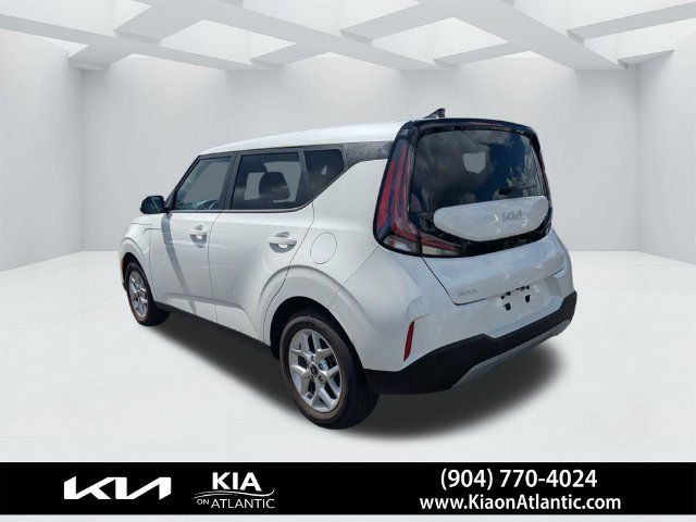 Used 2025 Kia Soul LX w/ LX Technology Package FWD image 5