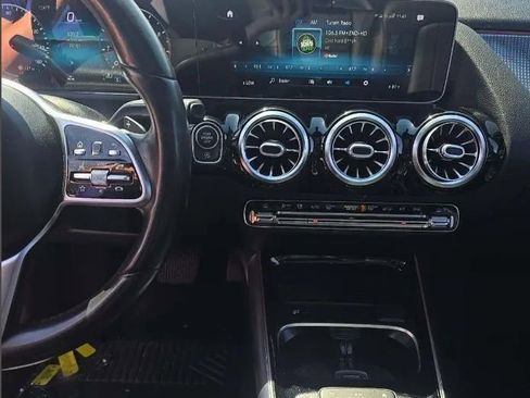 Used 2021 Mercedes-Benz GLA 250 4MATIC w/ Premium Package image 50
