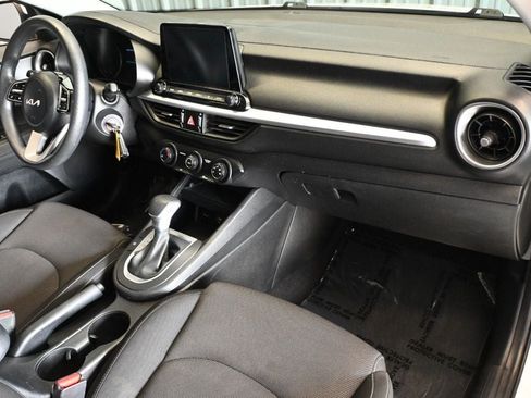 Used 2023 Kia Forte LXS w/ LXS Technology Package FWD image 12