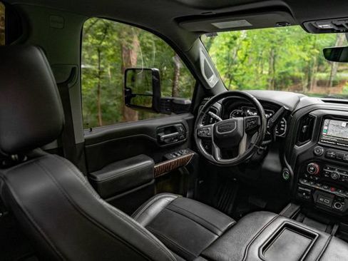 Used 2021 GMC Sierra 2500 Denali w/ Denali Black Diamond Edition AWD/4WD image 24