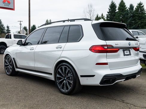 Used 2022 BMW X7 M50i image 4