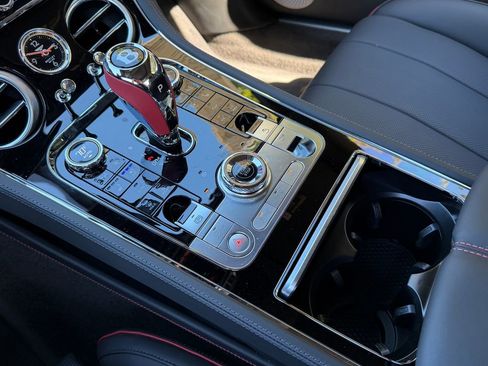 Used 2024 Bentley Continental GT V8 image 28