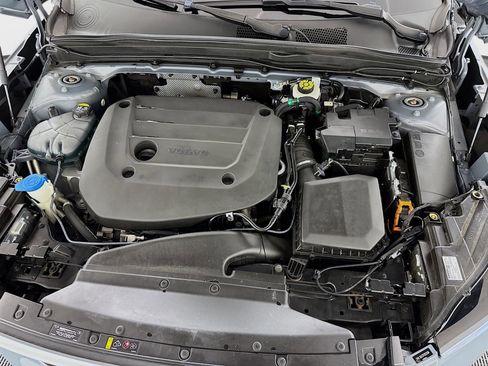 Used 2023 Volvo XC40 B5 Plus w/ Driver Assist Package image 33