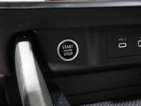 Used 2023 Nissan Rogue S image 24