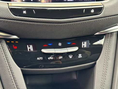 New 2025 Cadillac XT5 Luxury image 22