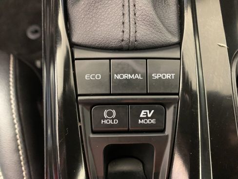 Used 2025 Toyota Camry SE image 27