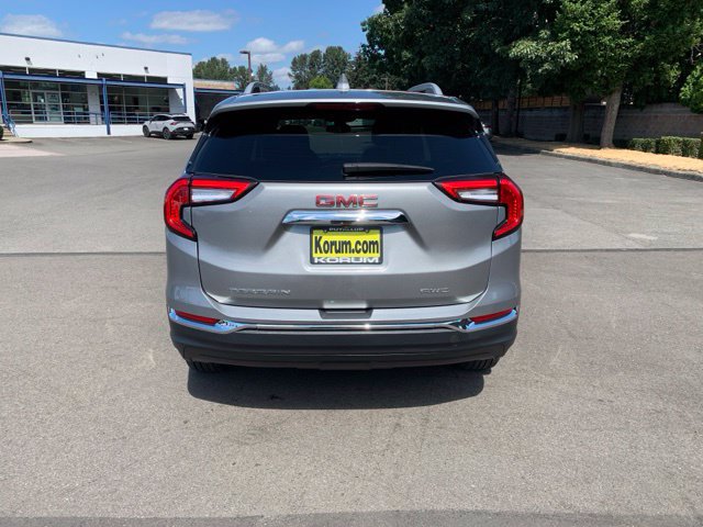 Used 2024 GMC Terrain SLT AWD/4WD image 4