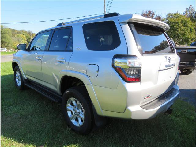 Used 2022 Toyota 4Runner SR5 Premium AWD/4WD image 2