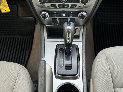 Used 2010 Ford Fusion SE image 16
