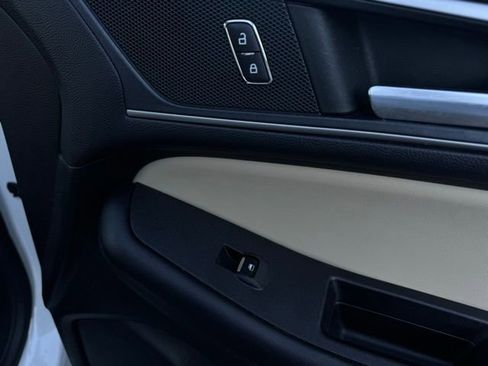 Used 2022 Ford Edge SEL w/ Convenience Package image 17