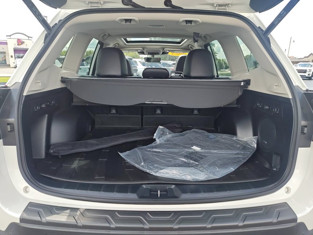 Used 2023 Subaru Forester Limited AWD/4WD image 9