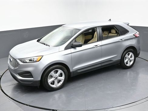 Used 2024 Ford Edge SE image 44