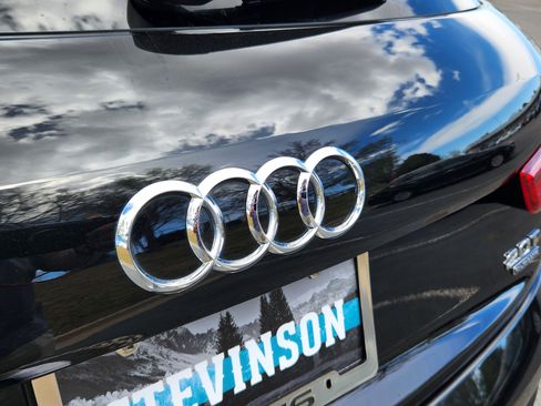 Used 2018 Audi Q3 2.0T Premium Plus w/ S Line Competition Package image 18