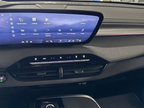 Used 2025 Buick Enclave Preferred image 37